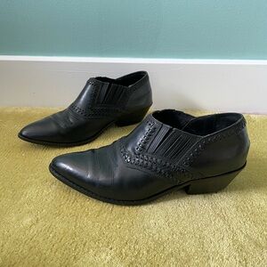 Vintage low western cowgirl shoes